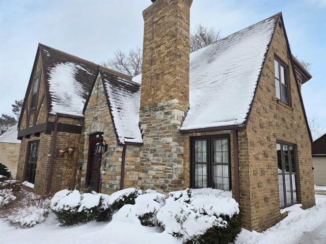 843 WILSON STREET, Manitowoc, WI 54220