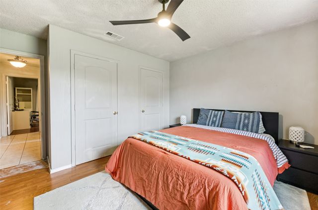 2204 Park Springs Court, Arlington, TX 76013