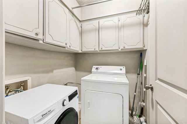 2204 Park Springs Court, Arlington, TX 76013