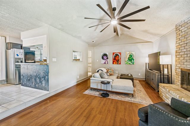 2204 Park Springs Court, Arlington, TX 76013