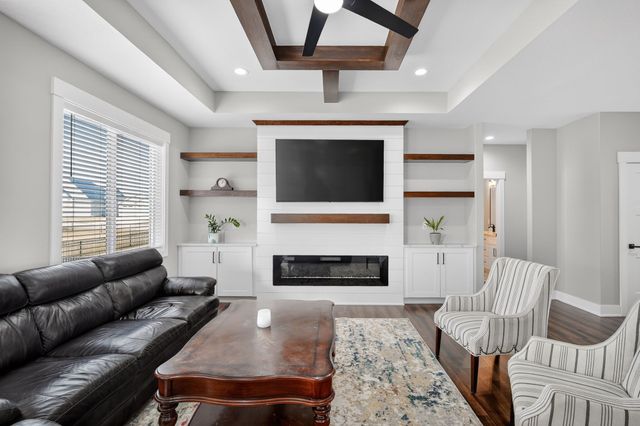 2590 Serenity Drive, Waukee, IA 50263