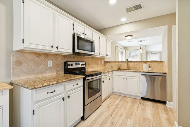 1523 Bennington Court, Grapevine, TX 76051