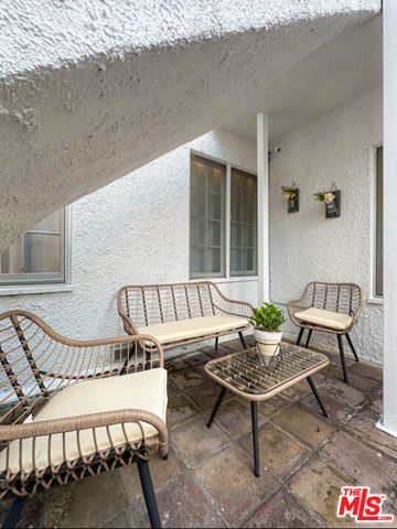 239 S Doheny Drive, Beverly Hills, CA 90211