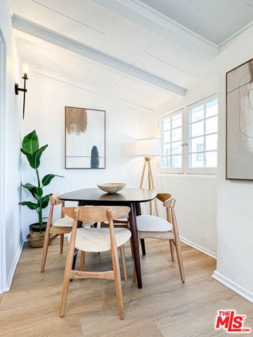 239 S Doheny Drive, Beverly Hills, CA 90211