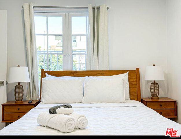 239 S Doheny Drive, Beverly Hills, CA 90211