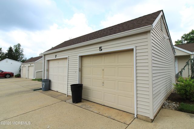 5 Inwood Terrace 5, Freehold, NJ 07728