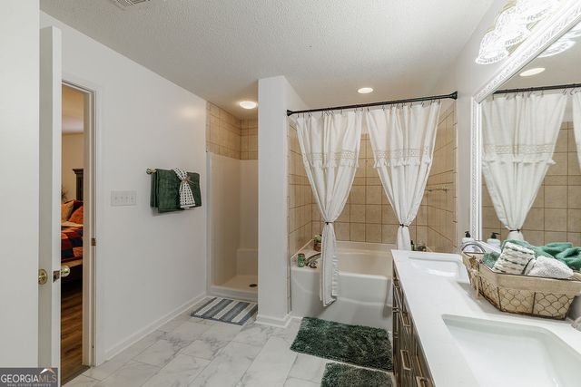 142 Meadow Lakes Drive, Lexington, GA 30648