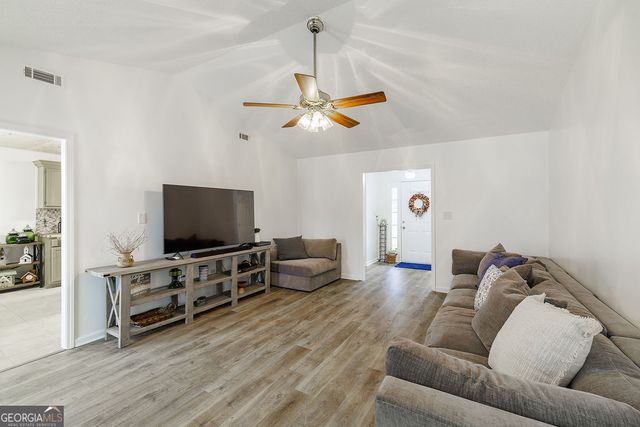 142 Meadow Lakes Drive, Lexington, GA 30648