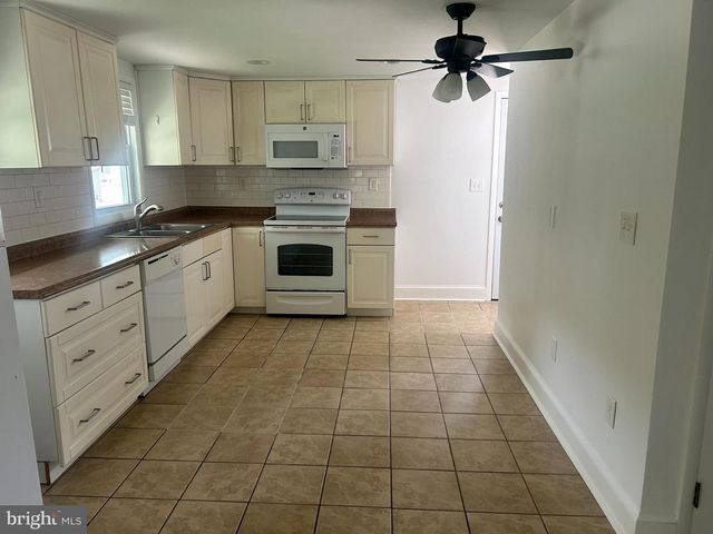 1330 PUGHTOWN RD, Phoenixville, PA 19460