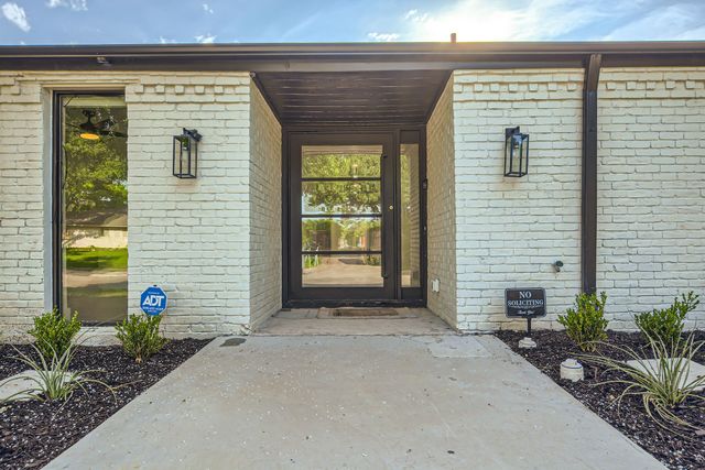 16212 Spring Creek Road, Dallas, TX 75248