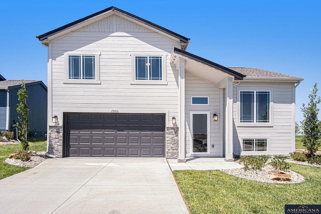 17602 Phoebe Street, Bennington, NE 68007