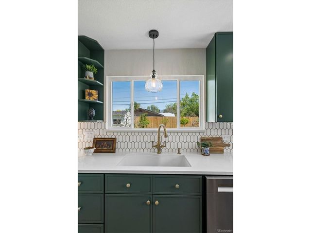 2876 S Elm St, Denver, CO 80222