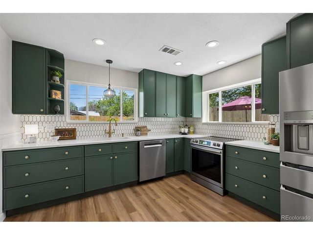 2876 S Elm St, Denver, CO 80222