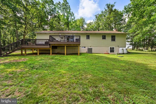 3046 ELDER DR, Glen Rock, PA 17327
