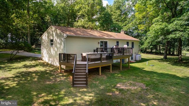 3046 ELDER DR, Glen Rock, PA 17327