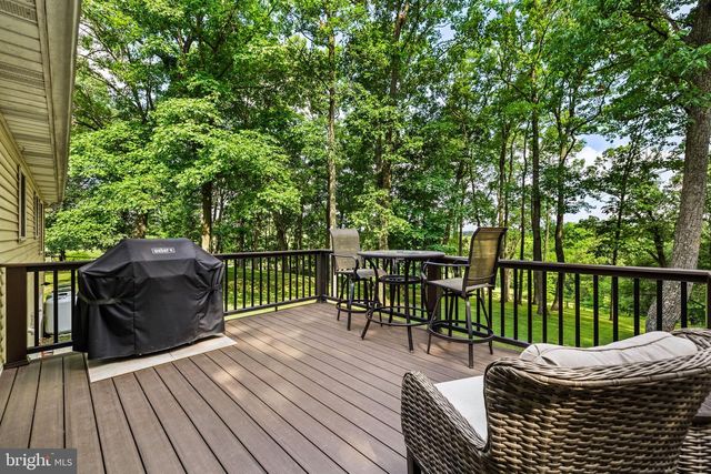 3046 ELDER DR, Glen Rock, PA 17327