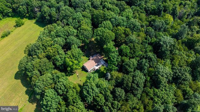 3046 ELDER DR, Glen Rock, PA 17327