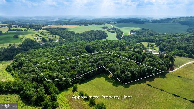 3046 ELDER DR, Glen Rock, PA 17327