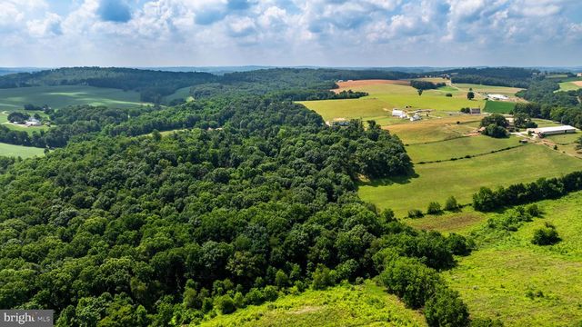 3046 ELDER DR, Glen Rock, PA 17327