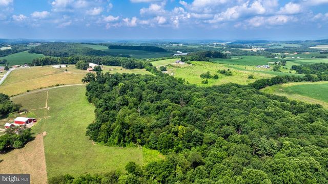 3046 ELDER DR, Glen Rock, PA 17327