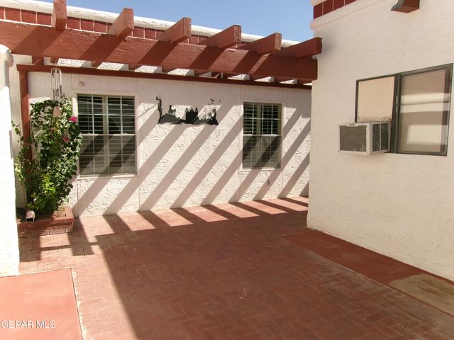 246 CASAS BELLAS Lane, Santa Teresa, NM 88008