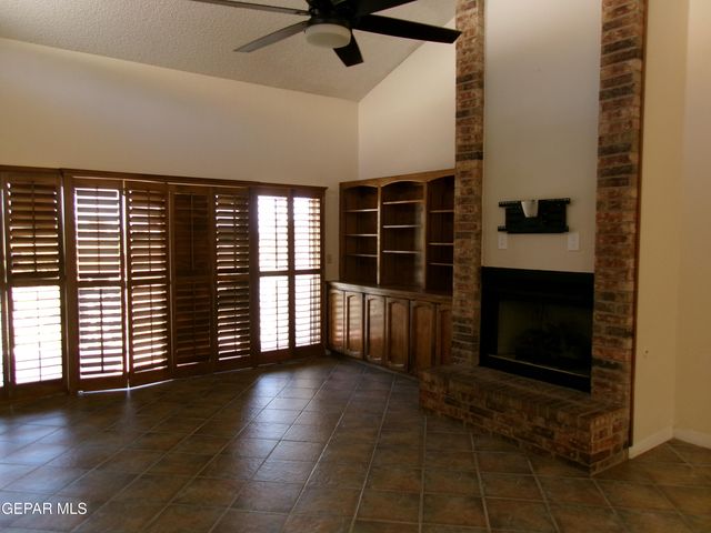 246 CASAS BELLAS Lane, Santa Teresa, NM 88008