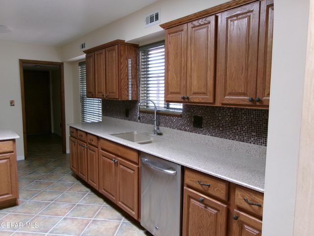 246 CASAS BELLAS Lane, Santa Teresa, NM 88008