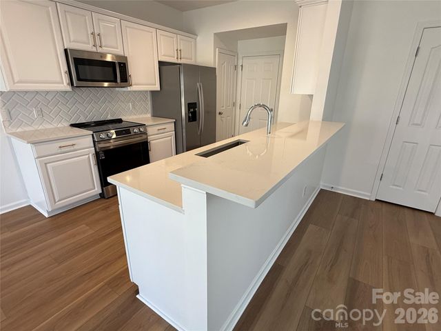 10209 Blakeney Preserve Drive, Charlotte, NC 28277