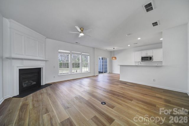 10209 Blakeney Preserve Drive, Charlotte, NC 28277