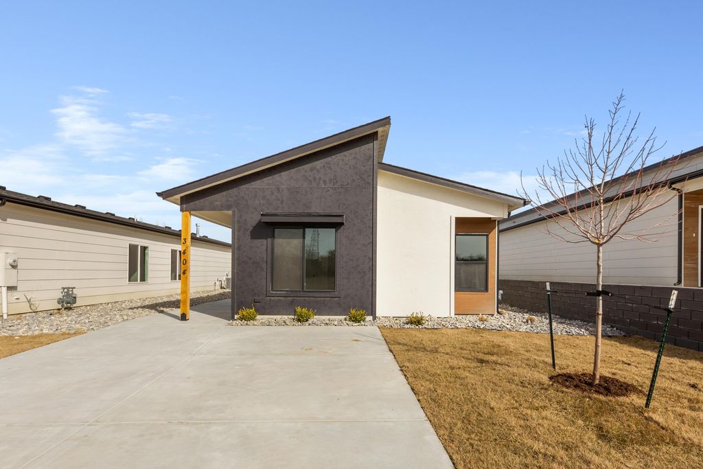 3404 E Thunder, Wichita, KS 67219