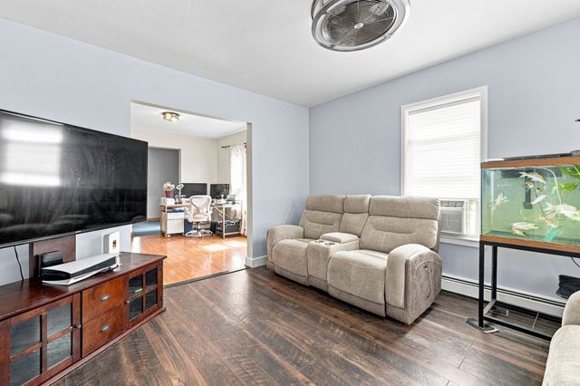253 Garden St, Fall River, MA 02720