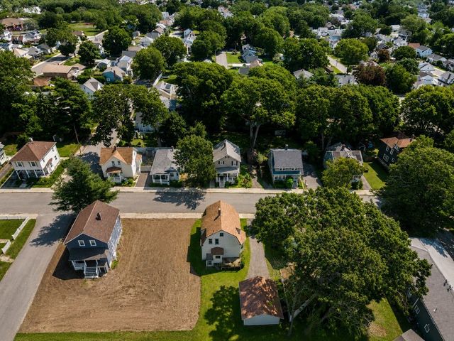 253 Garden St, Fall River, MA 02720
