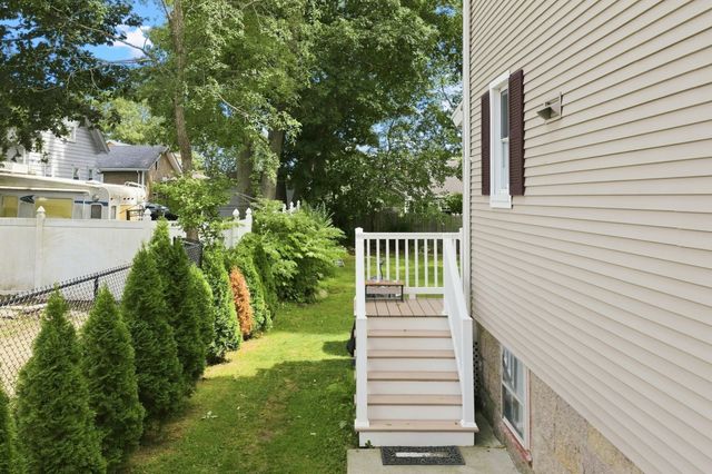 253 Garden St, Fall River, MA 02720