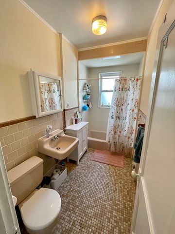 201 Rawson Rd 3, Brookline, MA 02445