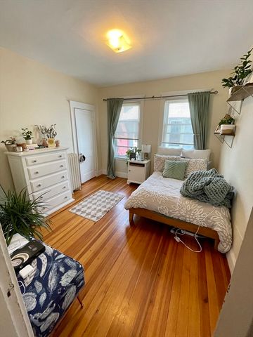 201 Rawson Rd 3, Brookline, MA 02445