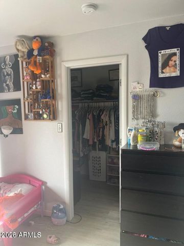 4834 W ROSE Lane, Glendale, AZ 85301