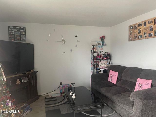 4834 W ROSE Lane, Glendale, AZ 85301