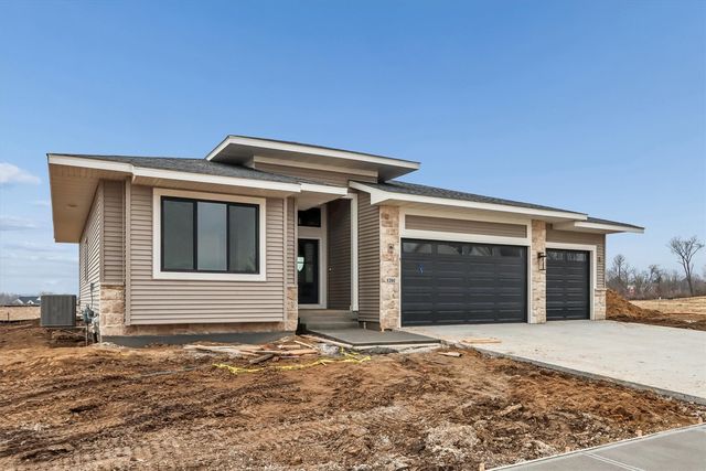 1201 Timber Trail, Solon, IA 52333