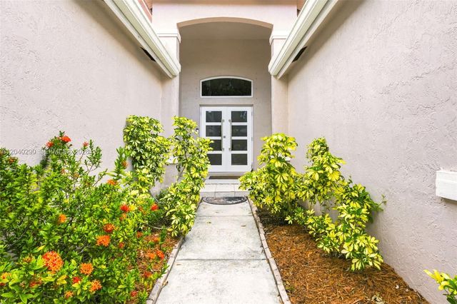 1081 Allamanda Way, Weston, FL 33327