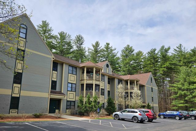 9 Bartemus Trl Apt 208, Nashua, NH 03063