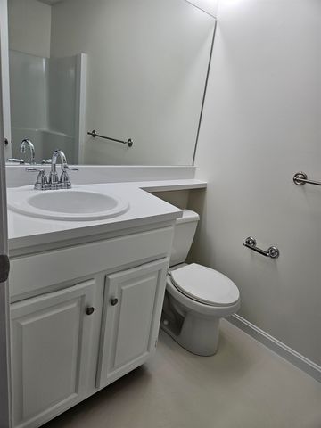 9 Bartemus Trl Apt 208, Nashua, NH 03063