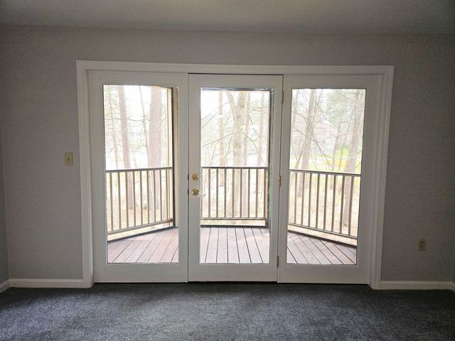 9 Bartemus Trl Apt 208, Nashua, NH 03063