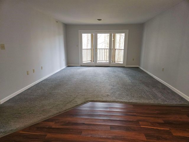 9 Bartemus Trl Apt 208, Nashua, NH 03063