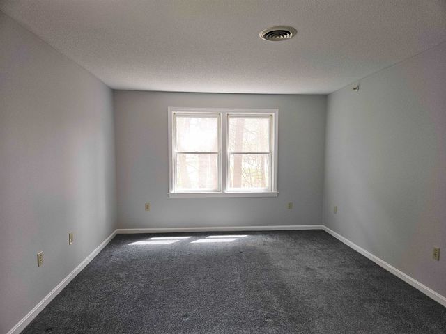 9 Bartemus Trl Apt 208, Nashua, NH 03063