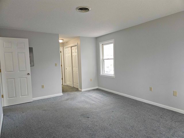 9 Bartemus Trl Apt 208, Nashua, NH 03063
