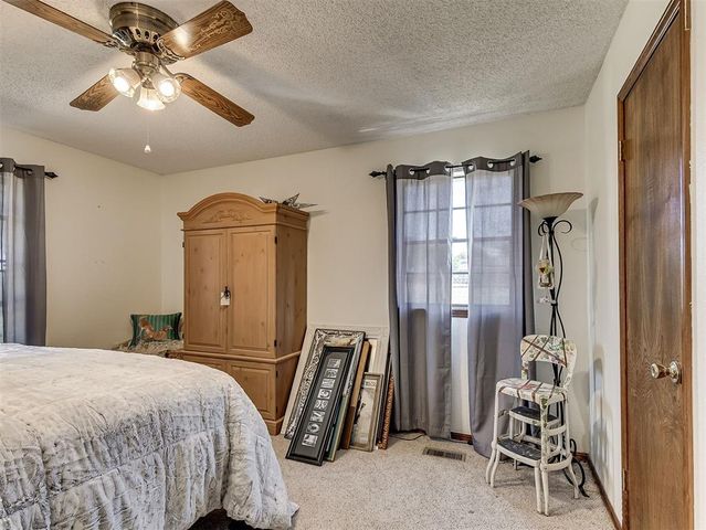 4200 N Horseshoe Drive, Guthrie, OK 73044