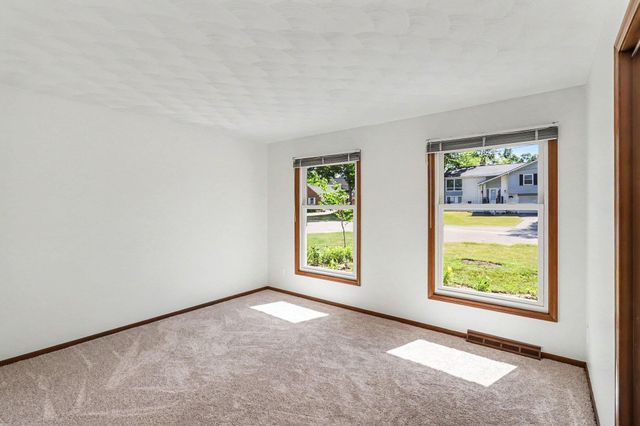 7626 Hampton Oaks Drive, Portage, MI 49024