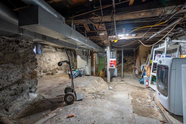 445 Walnut Ave, Boston, MA 02130