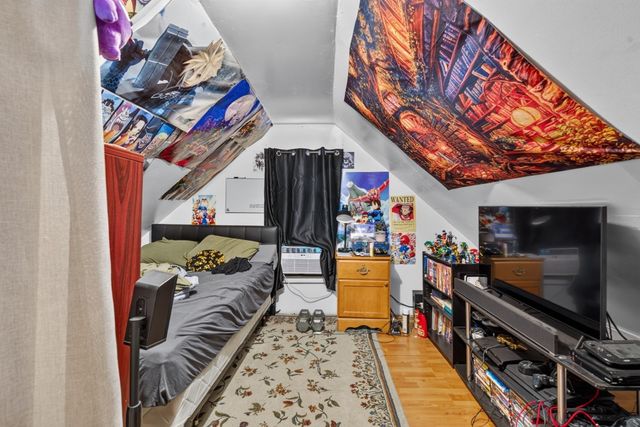 445 Walnut Ave, Boston, MA 02130