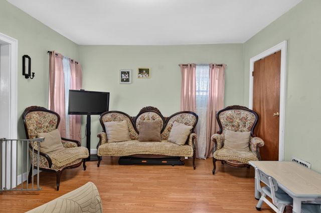445 Walnut Ave, Boston, MA 02130